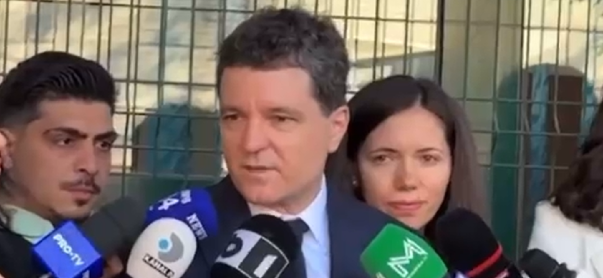 Nicușor Dan: „Am votat pentru mulţi oameni tăcuţi, cinstiţi, muncitori pe care nu i-a reprezentat nimeni până azi” Copy of Untitled Design 2