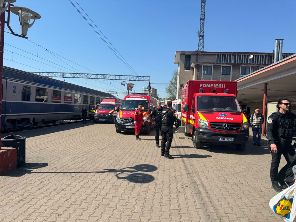 FOTO VIDEO Plan Roșu de Intervenție la Gara Constanța: mai multe victime au fost transportate la spital după un accident feroviar între două trenuri UPDATE 13 FOTO VIDEO Plan Roșu de Intervenție la Gara Constanța: mai multe victime au fost transportate la spital după un accident feroviar între două trenuri UPDATE Imagine WhatsApp 2025 05 04 la 15.18.10 83400d67