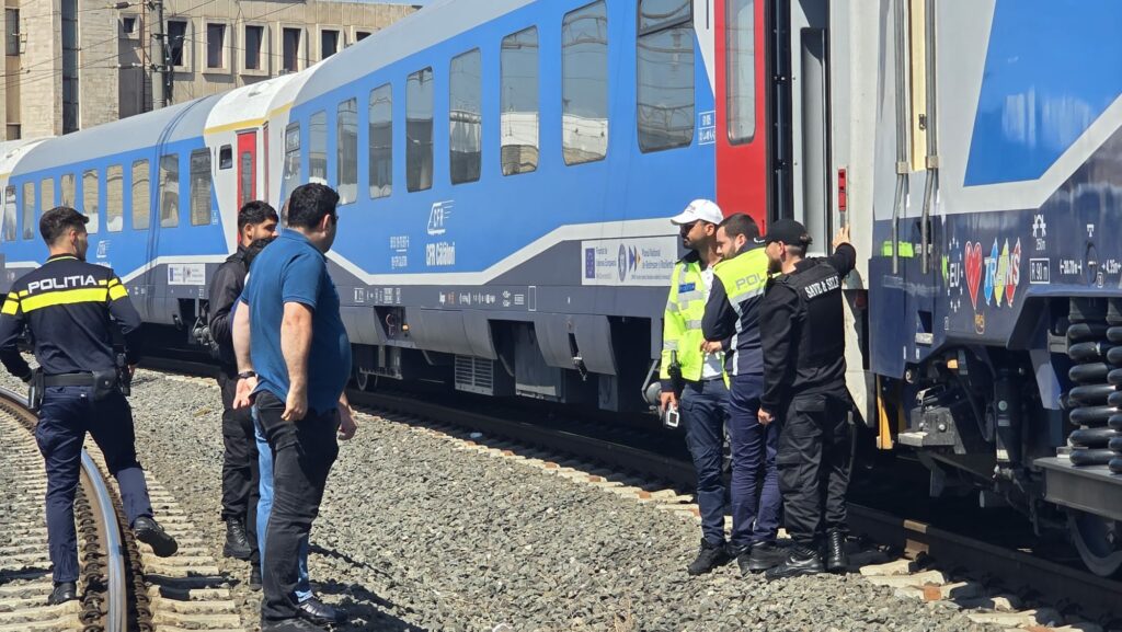 FOTO VIDEO Plan Roșu de Intervenție la Gara Constanța: mai multe victime au fost transportate la spital după un accident feroviar între două trenuri UPDATE 5 FOTO VIDEO Plan Roșu de Intervenție la Gara Constanța: mai multe victime au fost transportate la spital după un accident feroviar între două trenuri UPDATE Imagine WhatsApp 2025 05 04 la 15.20.39 6651183c