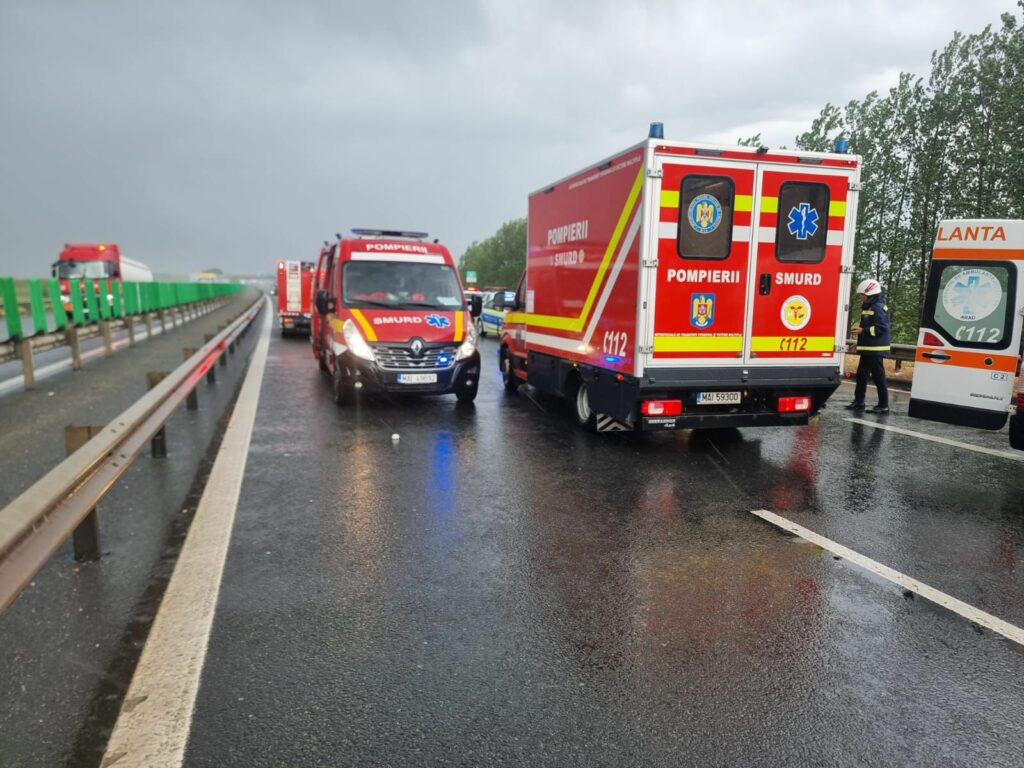 FOTO VIDEO Carambol pe autostrada A1, la Nădlac: Planul Roșu activat după un accident cu victime multiple UPDATE Imagine WhatsApp 2025 05 15 la 16.38.34 9353c924