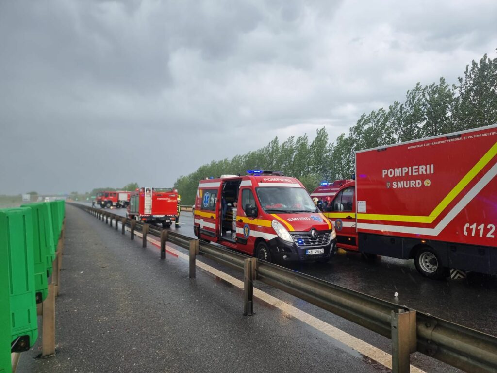 FOTO VIDEO Carambol pe autostrada A1, la Nădlac: Planul Roșu activat după un accident cu victime multiple UPDATE Imagine WhatsApp 2025 05 15 la 16.38.35 7c7ab4a1