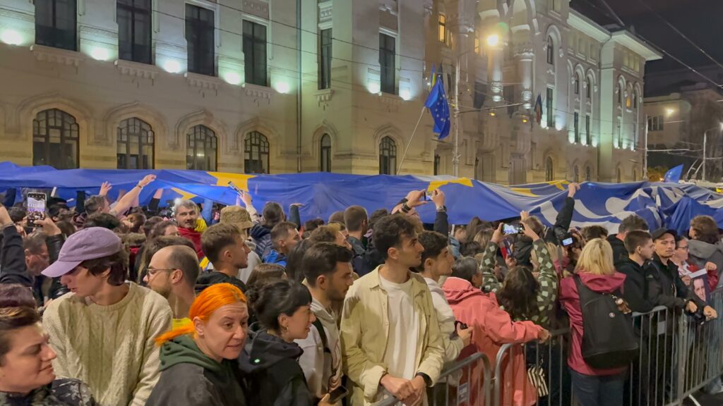 FOTO VIDEO Rezultate alegeri prezidențiale, turul 2: Nicușor Dan 53,60%, Simion 46,40% 19 FOTO VIDEO Rezultate alegeri prezidențiale, turul 2: Nicușor Dan 53,60%, Simion 46,40% Imagine WhatsApp 2025 05 19 la 16.09.33 8c9fd868