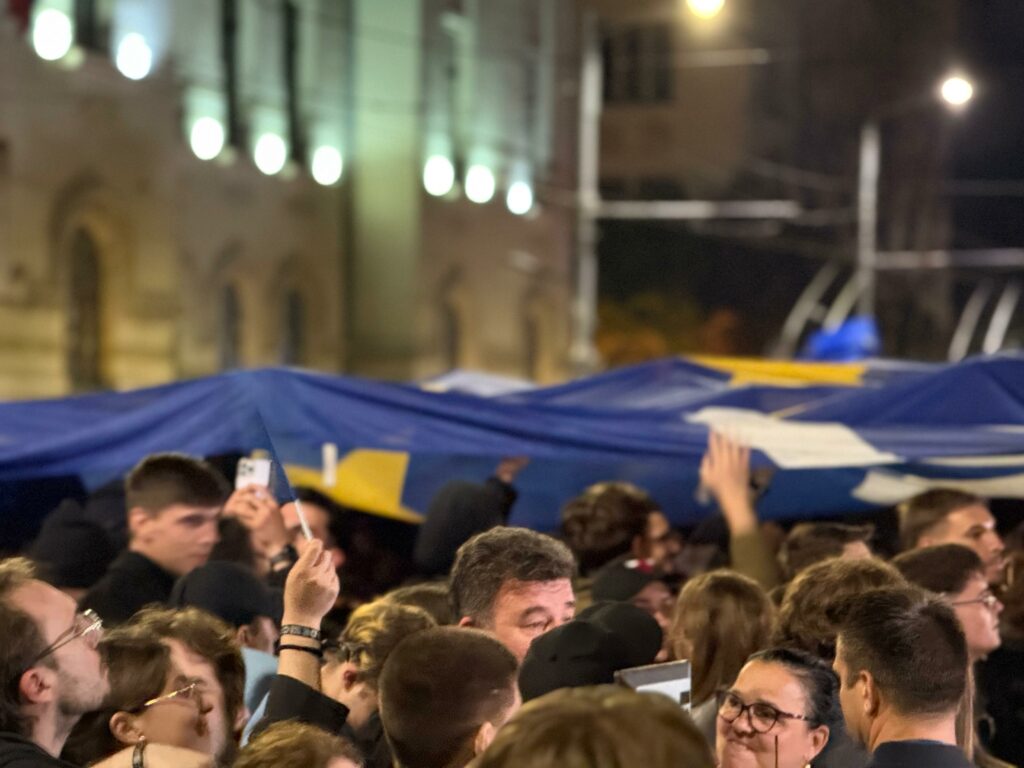 FOTO VIDEO Rezultate alegeri prezidențiale, turul 2: Nicușor Dan 53,60%, Simion 46,40% 18 FOTO VIDEO Rezultate alegeri prezidențiale, turul 2: Nicușor Dan 53,60%, Simion 46,40% Imagine WhatsApp 2025 05 19 la 16.09.33 db5b1648