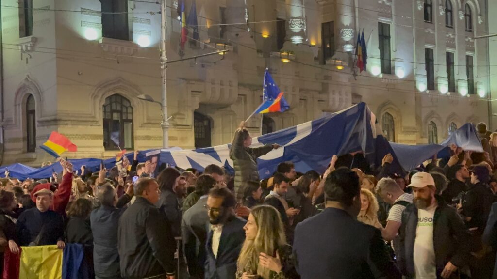 FOTO VIDEO Rezultate alegeri prezidențiale, turul 2: Nicușor Dan 53,60%, Simion 46,40% 15 FOTO VIDEO Rezultate alegeri prezidențiale, turul 2: Nicușor Dan 53,60%, Simion 46,40% Imagine WhatsApp 2025 05 19 la 16.09.35 06343861