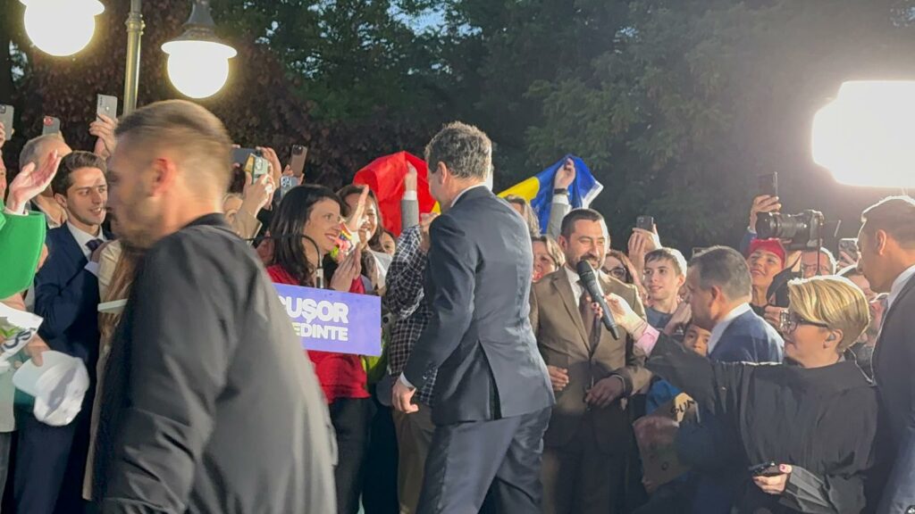 FOTO VIDEO Rezultate alegeri prezidențiale, turul 2: Nicușor Dan 53,60%, Simion 46,40% 14 FOTO VIDEO Rezultate alegeri prezidențiale, turul 2: Nicușor Dan 53,60%, Simion 46,40% Imagine WhatsApp 2025 05 19 la 16.10.43 353624df