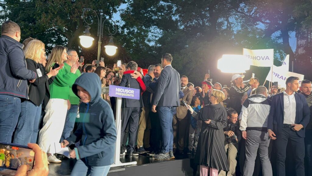 FOTO VIDEO Rezultate alegeri prezidențiale, turul 2: Nicușor Dan 53,60%, Simion 46,40% 11 FOTO VIDEO Rezultate alegeri prezidențiale, turul 2: Nicușor Dan 53,60%, Simion 46,40% Imagine WhatsApp 2025 05 19 la 16.10.44 94b21357
