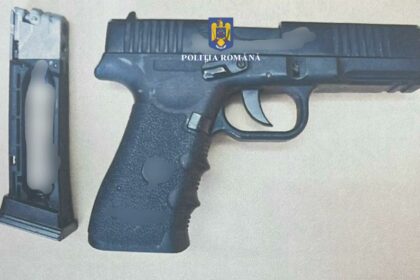 Un bărbat a fost prins pe faleza din Tuzla cu un pistol airsoft asupra sa Imagine WhatsApp 2025 05 20 la 16.09.35 492f37c3