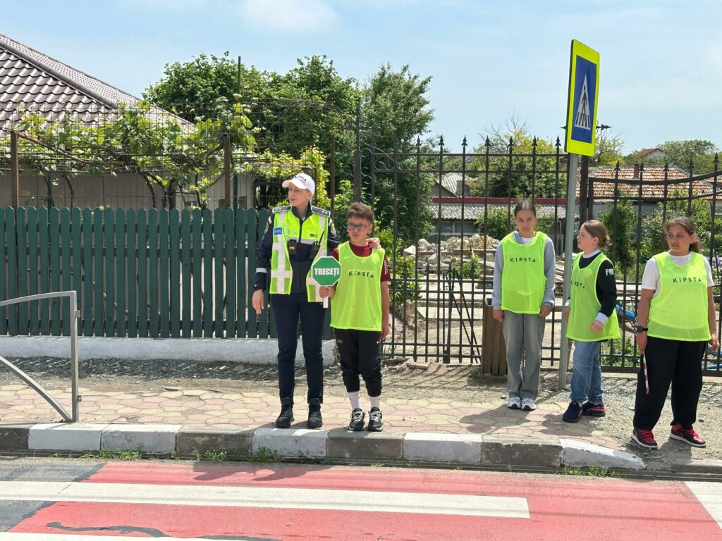 Patrula școlară din Tuzla, alături de polițiști Imagine WhatsApp 2025 05 23 la 13.53.11 75cecc05