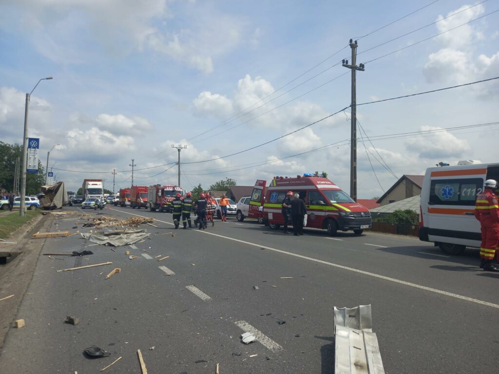 FOTO Accident grav între un autocar și un camion, în județul Iași/ Planul Roșu de Intervenție a fost activat UPDATE Imagine WhatsApp 2025 05 23 la 14.42.11 fedde93d