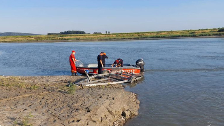 Tragedie! O femeie a murit înecată în canal, în zona fabricii de amidon din Medgidia UPDATE ODAmaD00NDAmaGFzaD04ZTk5MDI4YmFkZDFkNGE1OWFiNTc1ODNhNDMwNWQ1Zg.thumb