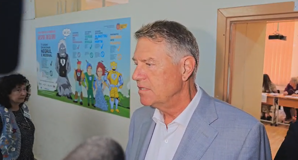 VIDEO Fostul președinte, Klaus Iohannis, și-a exprimat votul. De cine a fost întâmpinat Screenshot 2025 05 04 134731