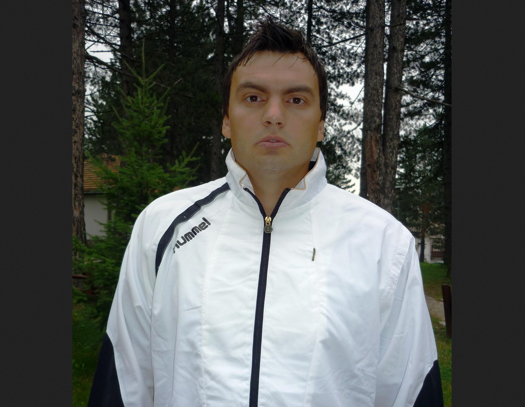 Interlopul „Titză”, condamnat pentru ultraj după ce a amenințat o polițistă în arest Screenshot 2025 05 19 at 15 44 49 E6dJQfOvIeeNLqJ52Xmi63K jtIN8kf5q9wdbm68Z 7hZc4y2 x2ZGrnhUsU cLFl6TkSDpuIo2ZAoXAO69n8zhjWqVD6V kYPQx5hE6wE.jpeg imagine JPEG 1024 × 1283 pixeli Scalata 72