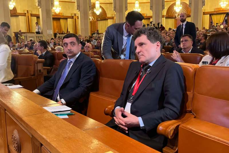 George Simion și Nicușor Dan, unul lângă altul la Congresul Blocului Național Sindical Simion si Dan