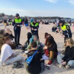 FOTO Prevenție pe litoral: Polițiștii, alături de tineri în Vama Veche pentru un 1 Mai în siguranță WhatsApp Image 2025 05 02 at 13.43.18 1