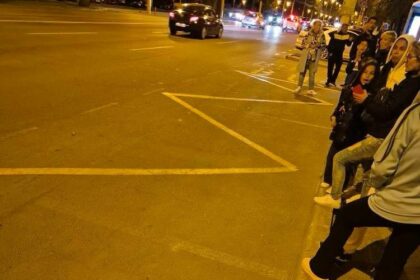 Situație absurdă: se plâng oamenii că Primăria îi duce la concertul din Mamaia, dar îi lasă acolo WhatsApp Image 2025 05 03 at 22.08.14