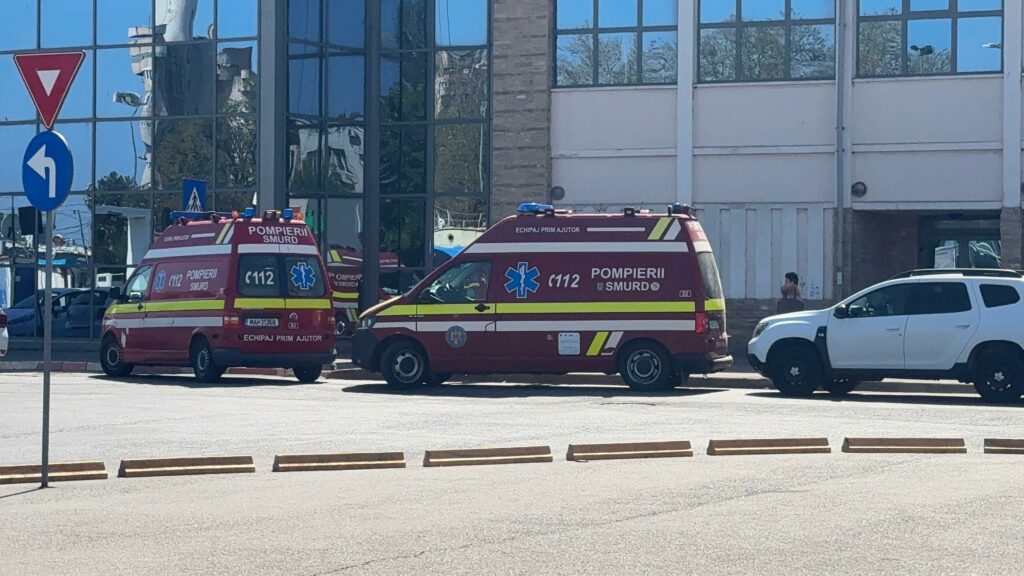 FOTO VIDEO Plan Roșu de Intervenție la Gara Constanța: mai multe victime au fost transportate la spital după un accident feroviar între două trenuri UPDATE 18 FOTO VIDEO Plan Roșu de Intervenție la Gara Constanța: mai multe victime au fost transportate la spital după un accident feroviar între două trenuri UPDATE WhatsApp Image 2025 05 04 at 15.03.11
