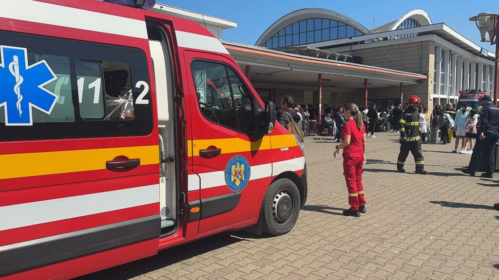 FOTO VIDEO Plan Roșu de Intervenție la Gara Constanța: mai multe victime au fost transportate la spital după un accident feroviar între două trenuri UPDATE 29 FOTO VIDEO Plan Roșu de Intervenție la Gara Constanța: mai multe victime au fost transportate la spital după un accident feroviar între două trenuri UPDATE WhatsApp Image 2025 05 04 at 15.10.03