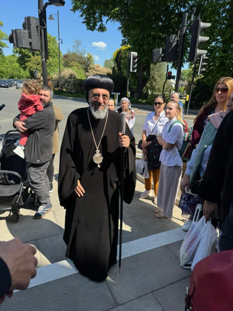 FOTO VIDEO/ IPS Atanasie, primul Arhiepiscop Ortodox Român al Marii Britanii, întronizat la Londra 6 FOTO VIDEO/ IPS Atanasie, primul Arhiepiscop Ortodox Român al Marii Britanii, întronizat la Londra WhatsApp Image 2025 05 10 at 13.17.32