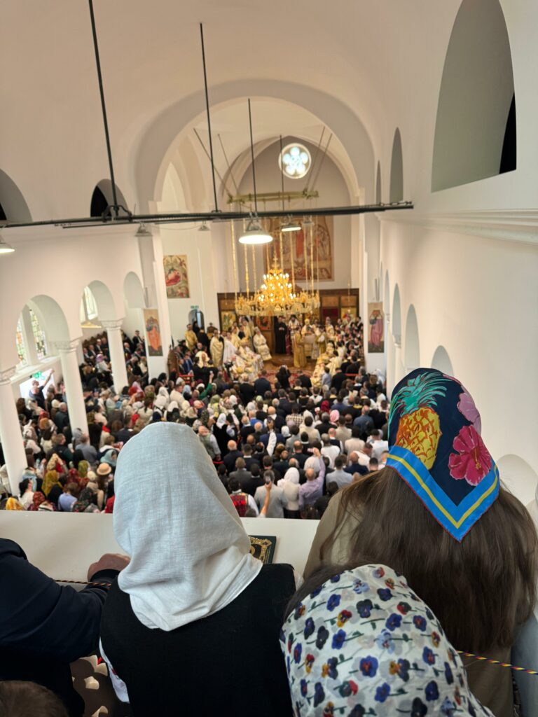 FOTO VIDEO/ IPS Atanasie, primul Arhiepiscop Ortodox Român al Marii Britanii, întronizat la Londra 4 FOTO VIDEO/ IPS Atanasie, primul Arhiepiscop Ortodox Român al Marii Britanii, întronizat la Londra WhatsApp Image 2025 05 10 at 14.00.01