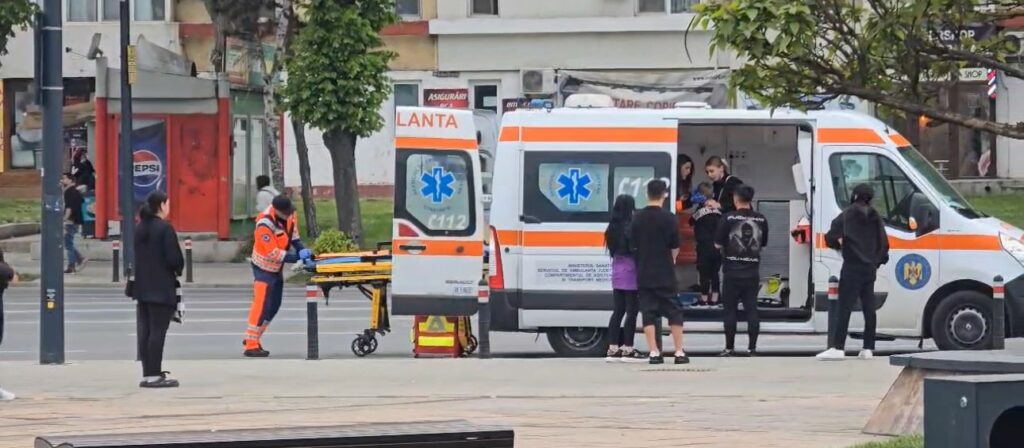 FOTO VIDEO Medicii au intervenit la City Mall / Un copil a avut nevoie de îngrijiri medicale UPDATE 4 FOTO VIDEO Medicii au intervenit la City Mall / Un copil a avut nevoie de îngrijiri medicale UPDATE WhatsApp Image 2025 05 10 at 19.36.41