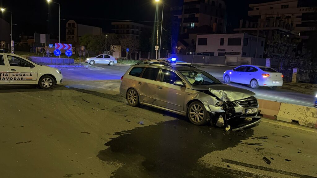 FOTO VIDEO Accident grav la Lidl din Mamaia Nord/ O femeie și un șofer de bolt au ajuns la spital UPDATE 3 FOTO VIDEO Accident grav la Lidl din Mamaia Nord/ O femeie și un șofer de bolt au ajuns la spital UPDATE WhatsApp Image 2025 05 13 at 21.31.28