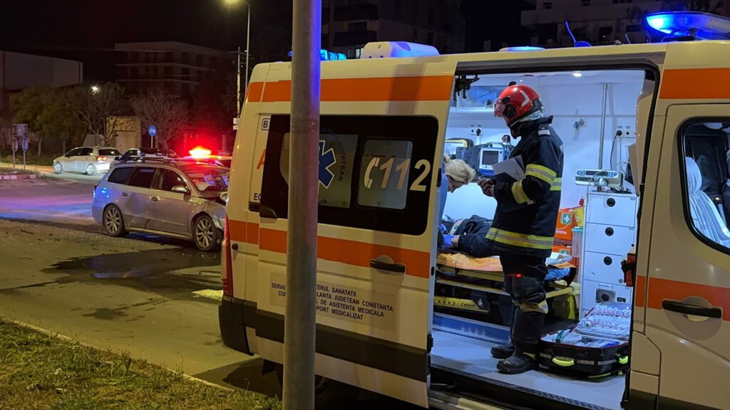 FOTO VIDEO Accident grav la Lidl din Mamaia Nord/ O femeie și un șofer de bolt au ajuns la spital UPDATE 6 FOTO VIDEO Accident grav la Lidl din Mamaia Nord/ O femeie și un șofer de bolt au ajuns la spital UPDATE WhatsApp Image 2025 05 13 at 21.33.04