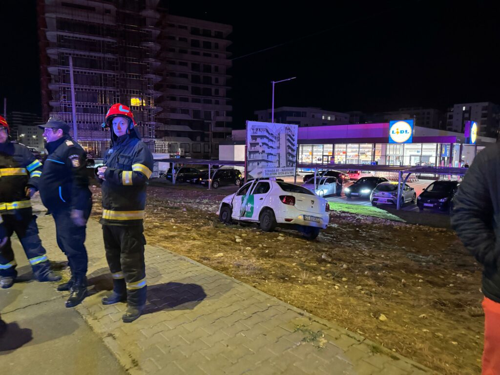 FOTO VIDEO Accident grav la Lidl din Mamaia Nord/ O femeie și un șofer de bolt au ajuns la spital UPDATE 8 FOTO VIDEO Accident grav la Lidl din Mamaia Nord/ O femeie și un șofer de bolt au ajuns la spital UPDATE WhatsApp Image 2025 05 13 at 21.36.25