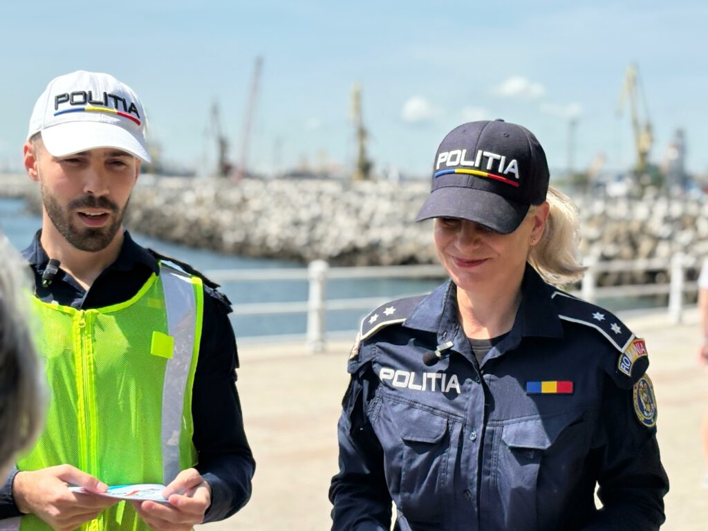 FOTO VIDEO Săptămâna Națională a Siguranței Rutiere la Constanța. Polițiștii aproape de oameni, pentru un trafic mai sigur 5 FOTO VIDEO Săptămâna Națională a Siguranței Rutiere la Constanța. Polițiștii aproape de oameni, pentru un trafic mai sigur WhatsApp Image 2025 05 24 at 13.07.23