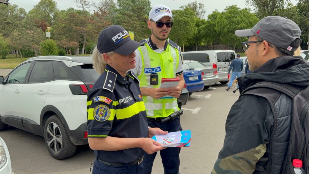 FOTO VIDEO Săptămâna Națională a Siguranței Rutiere la Constanța. Polițiștii le-au făcut recomandări participanților la trafic 2 FOTO VIDEO Săptămâna Națională a Siguranței Rutiere la Constanța. Polițiștii le-au făcut recomandări participanților la trafic WhatsApp Image 2025 05 25 at 12.46.15 1