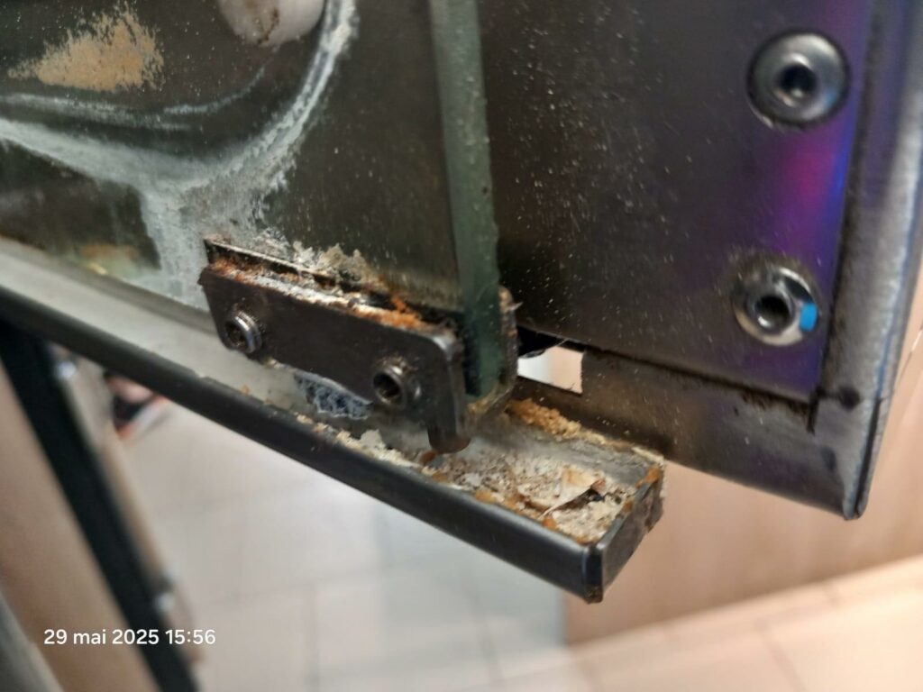 FOTO VIDEO Magazinul Profi din cartierul Tomis Plus, sancționat de OPC: carne păstrată la temperaturi neconforme și produse depreciate 11 FOTO VIDEO Magazinul Profi din cartierul Tomis Plus, sancționat de OPC: carne păstrată la temperaturi neconforme și produse depreciate WhatsApp Image 2025 05 29 at 21.38.14 1