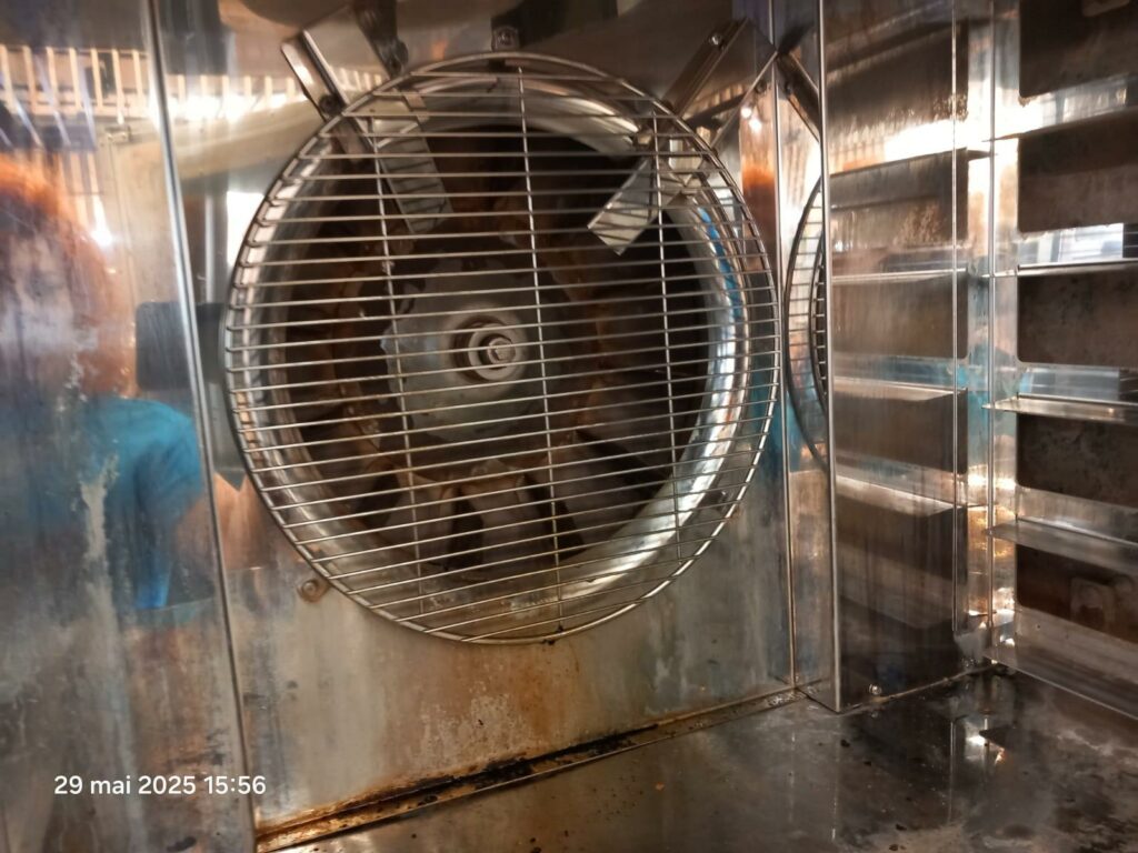 FOTO VIDEO Magazinul Profi din cartierul Tomis Plus, sancționat de OPC: carne păstrată la temperaturi neconforme și produse depreciate 6 FOTO VIDEO Magazinul Profi din cartierul Tomis Plus, sancționat de OPC: carne păstrată la temperaturi neconforme și produse depreciate WhatsApp Image 2025 05 29 at 21.38.16 1