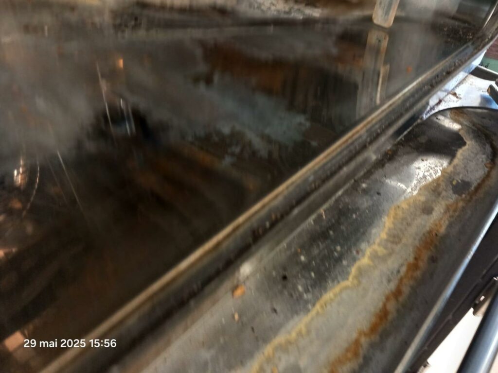 FOTO VIDEO Magazinul Profi din cartierul Tomis Plus, sancționat de OPC: carne păstrată la temperaturi neconforme și produse depreciate 7 FOTO VIDEO Magazinul Profi din cartierul Tomis Plus, sancționat de OPC: carne păstrată la temperaturi neconforme și produse depreciate WhatsApp Image 2025 05 29 at 21.38.16