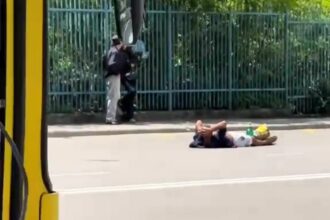 VIDEO Stație CT Bus all-inclusive: un individ s-a întins pe asfalt ca pe șezlong, la bronzat WhatsApp Image 2025 05 31 at 17.00.06 1