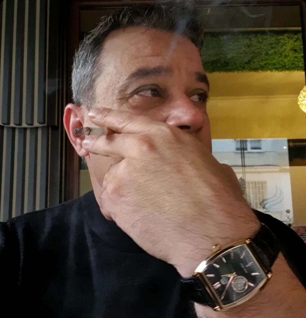 FOTO Robert Wolf, care a împușcat-o mortal pe Teodora Marcu, s-a SINUCIS în parcarea Cosmopolis / Ultimul mesaj postat de acesta UPDATE VIDEO 3 FOTO Robert Wolf, care a împușcat-o mortal pe Teodora Marcu, s-a SINUCIS în parcarea Cosmopolis / Ultimul mesaj postat de acesta UPDATE VIDEO WhatsApp Image 2025 05 31 at 22.12.49
