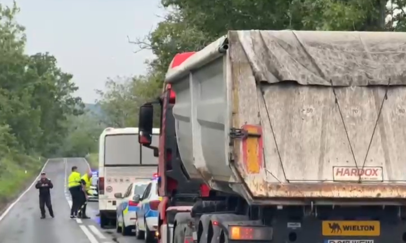 VIDEO Accident grav în județul Tulcea! Un autocar cu 20 de pasageri s-a ciocnit cu un TIR/ A fost activat Planul Roșu UPDATE acc 4