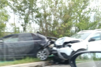 Fiul de 2 ani al lui Ionel Ganea, în stare gravă / Fostul fotbalist a intrat într-o maşină oprită pe carosabil accident Ganea