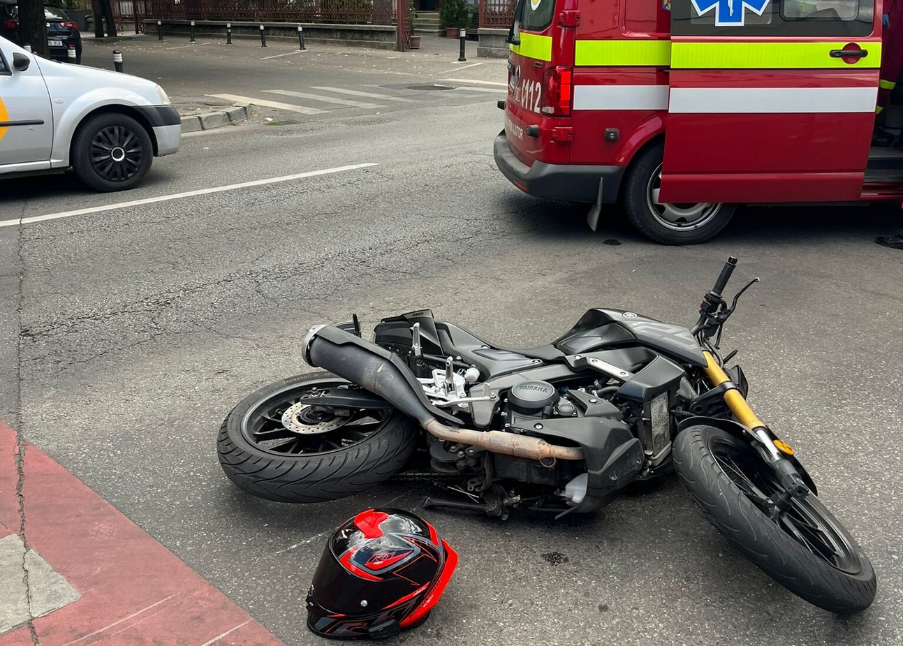A condus fără permis și a rănit grav un motociclist/ Ce au decis magistrații accident motocicleta