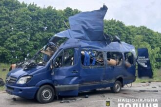 FOTO Nouă persoane au murit după un atac rusesc cu dronă asupra unui autobuz civil în Ucraina atac ucraina