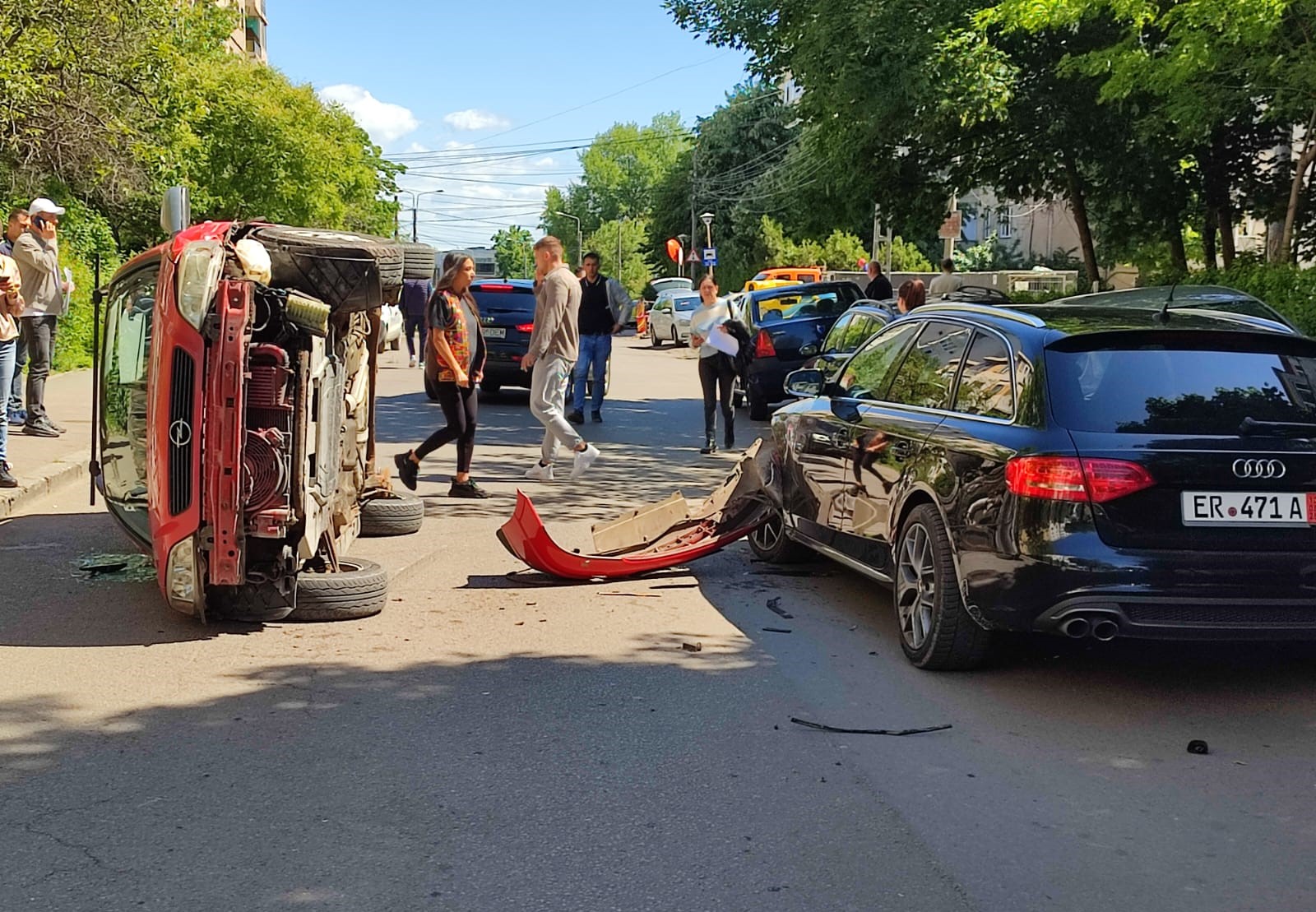 FOTO VIDEO O mașină s-a răsturnat pe strada Tulcei din Constanța b909b418 a6ec 40ac 912c 98d8394976e5