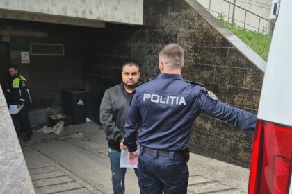 FOTO VIDEO Tânărul care a înjunghiat două persoane a fost ARESTAT preventiv bbaac259 c570 4271 a8f4 edb82b89dc3b