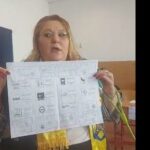 Șoșoacă a făcut circ la secția de votare. S-a trecut pe buletin alături de Vlad Țepes și Ștefan cel Mare și a "votat" în afara cabinei captura sosoaca