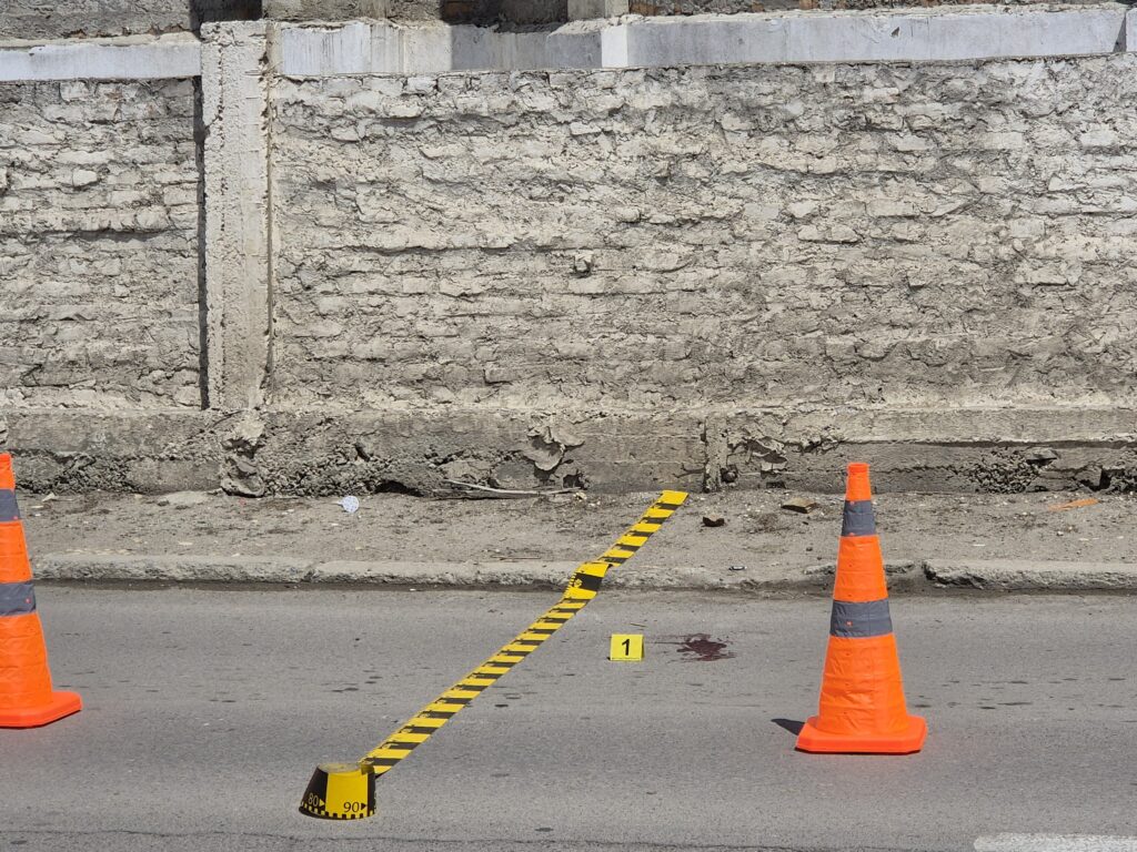 FOTO VIDEO Alertă! Un TÂNĂR a CĂZUT de pe acoperișul Bisericii Sfântul Nectarie, din zona Medeea UPDATE 13 FOTO VIDEO Alertă! Un TÂNĂR a CĂZUT de pe acoperișul Bisericii Sfântul Nectarie, din zona Medeea UPDATE de38969c 2d5e 4f43 9642 f790a6a013c8