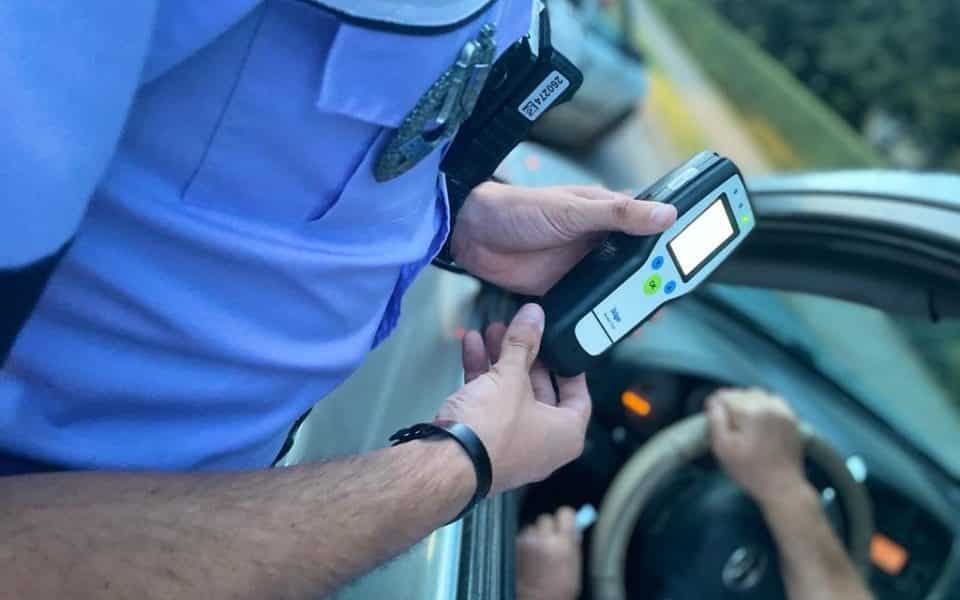Șofer și pasageră, ambii drogați, surprinși cu un copil de 11 luni în autoturism / Magistrații nici nu au stat pe gânduri droguri volan
