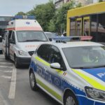FOTO VIDEO Accident între o mașină și un autobuz, în zona Delfinariului/ Mai mulți călători au nevoie de îngrijiri medicale UPDATE e0000b98 2932 4818 84d6 ae7e387cff94