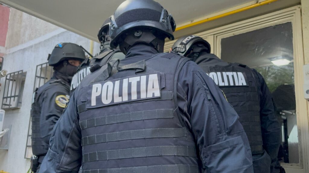 VIDEO Percheziții în județele Constanța și Călărași - cinci persoane bănuite de proxenetism 4 VIDEO Percheziții în județele Constanța și Călărași - cinci persoane bănuite de proxenetism e3fb2bc6 c2e7 4aac b059 ec42e6608795