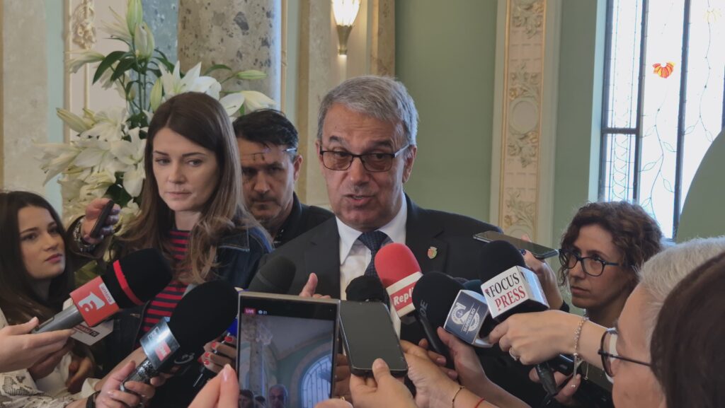 FOTO VIDEO Vergil Chițac la inaugurarea Cazinoului: „Acest Cazino trebuie să facă și bani. Va fi non-stop” 2 FOTO VIDEO Vergil Chițac la inaugurarea Cazinoului: „Acest Cazino trebuie să facă și bani. Va fi non-stop” e52fb5ee 51d9 48a9 a826 8b6c8993b230