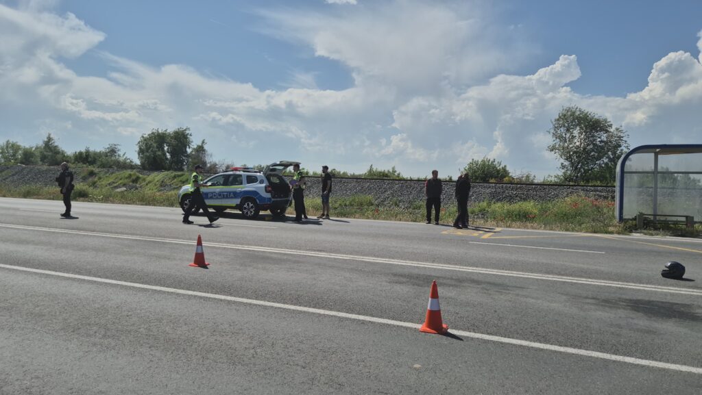 FOTO VIDEO Accident între o mașină și o motocicletă, în zona Petromidia/ O victimă este inconștientă UPDATE 7 FOTO VIDEO Accident între o mașină și o motocicletă, în zona Petromidia/ O victimă este inconștientă UPDATE e64b1ab2 deeb 4c8b 94e3 83fc29fd8793
