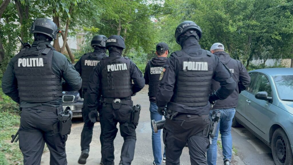 VIDEO Percheziții în județele Constanța și Călărași - cinci persoane bănuite de proxenetism 2 VIDEO Percheziții în județele Constanța și Călărași - cinci persoane bănuite de proxenetism e744e1cb f4e2 4f7b 852e 7646ed1e043c