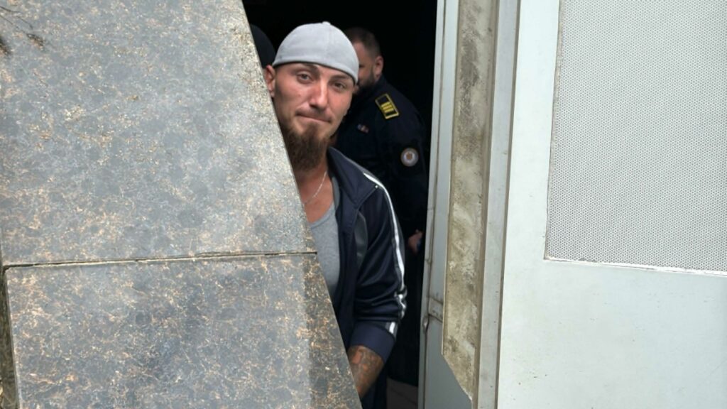 FOTO VIDEO Martorii au relatat mesajele scrise de Șacalul de pe telefonul unei victime/ Un nou termen în dosarul celor două CRIME UPDATE 2 FOTO VIDEO Martorii au relatat mesajele scrise de Șacalul de pe telefonul unei victime/ Un nou termen în dosarul celor două CRIME UPDATE eb7ad97c 3b27 4ad6 8aee c4040efcd4c9
