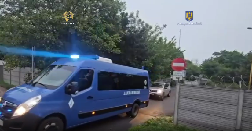 VIDEO Intervenție cu MASCAȚI la un traficant de droguri din Constanța/ Vindea droguri de mare risc la prețuri COLOSALE eerer